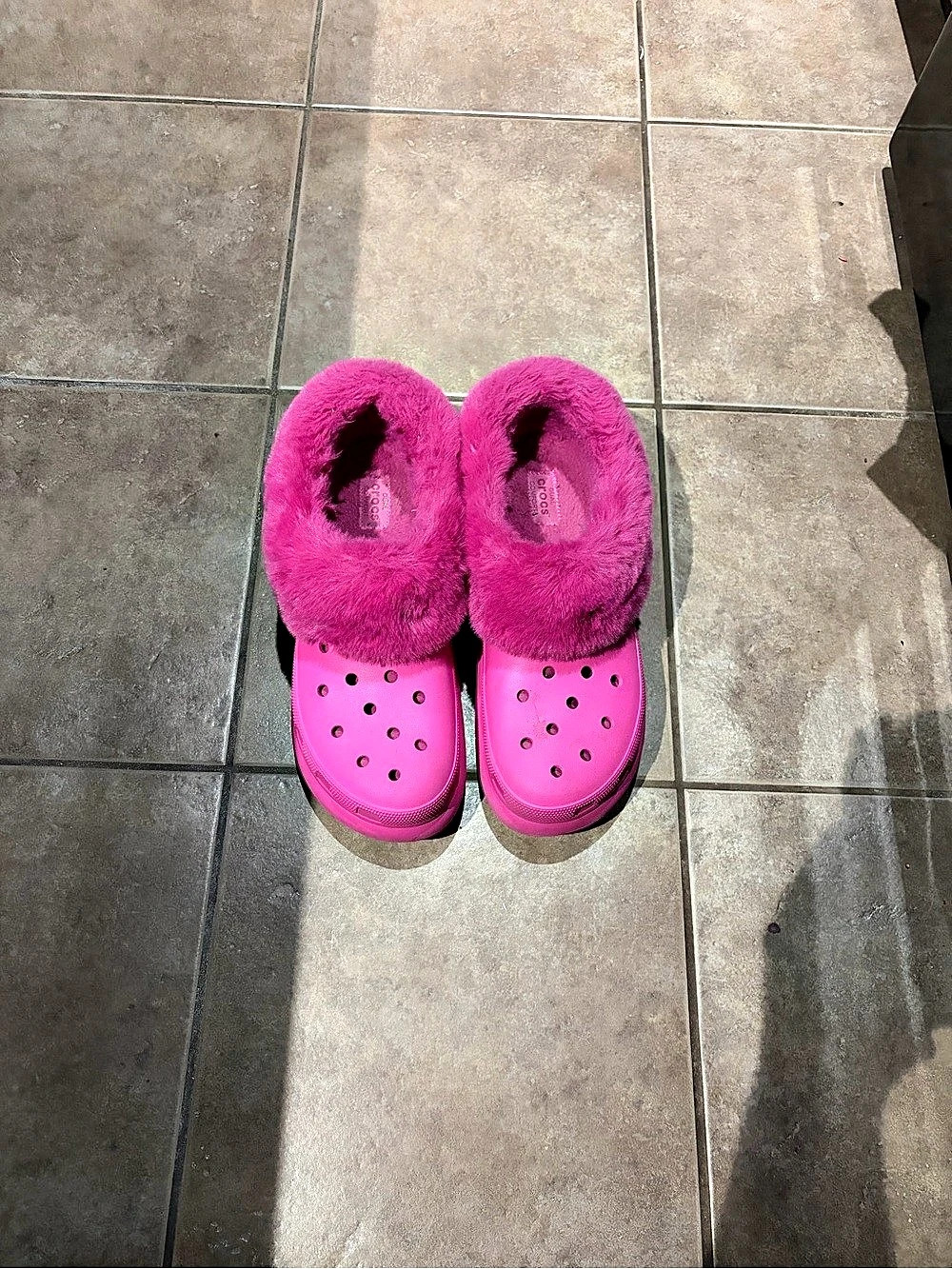 Crocs Classic Cozzzy clog Pink Fuzzy Lined